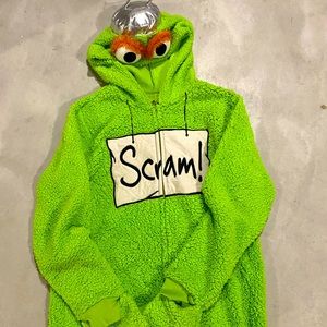 Adult Oscar the Grouch Halloween costume.